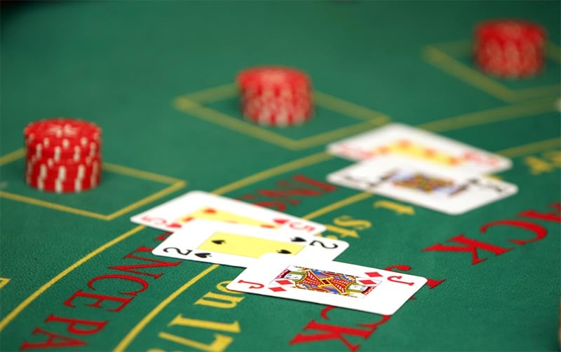 How Other Blackjack Rule Variations Affect 5 Card Charlie