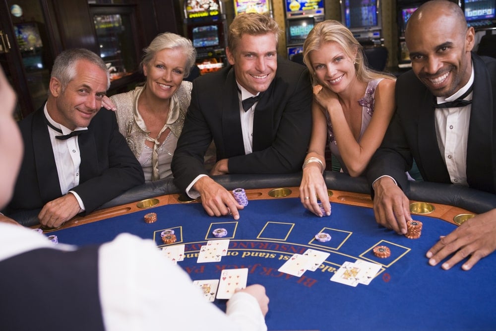 How much do blackjack dealers make per hour?